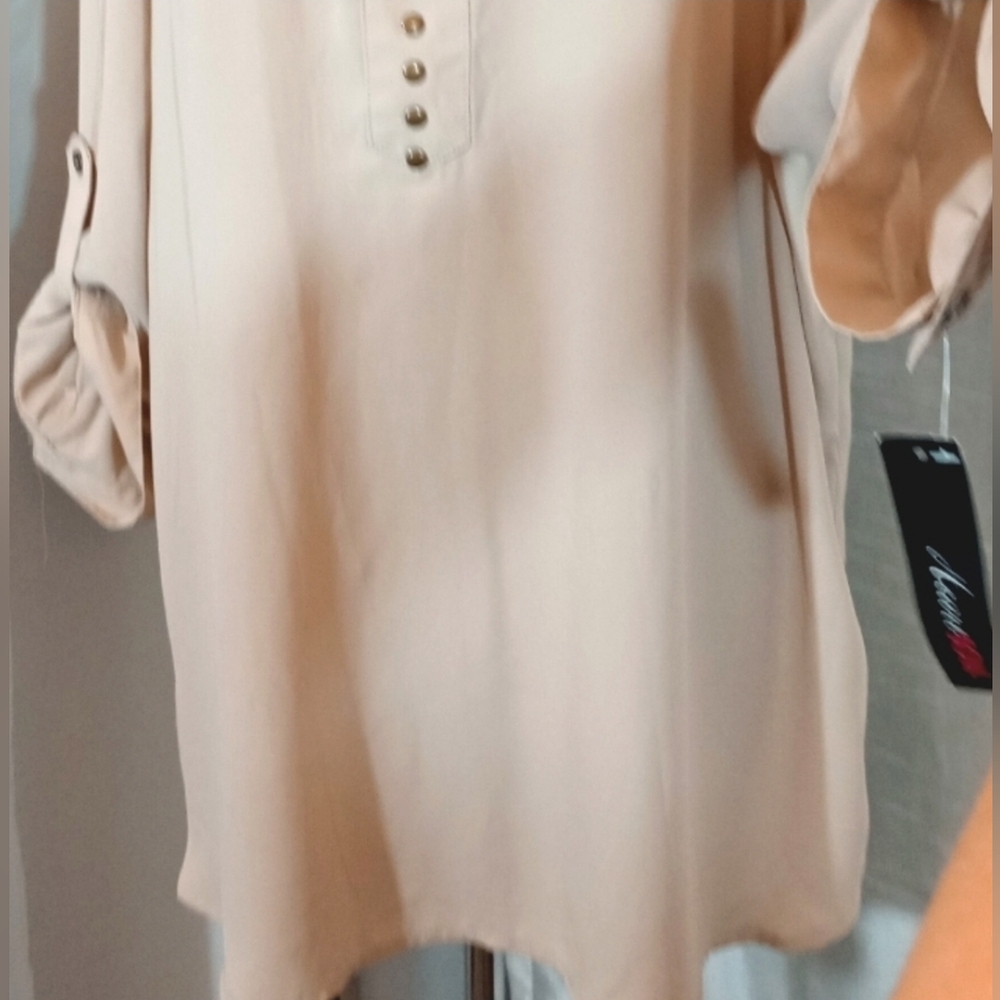 Heart Soul Studded Tab Sleeve V-Neck Blouse, 3X - Picture 8 of 9